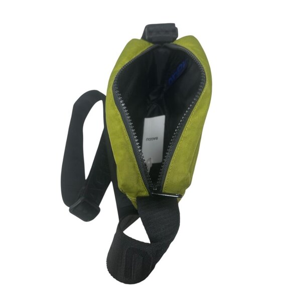 New Baggu Avocado Green Nylon Camera Crossbody Bag With Logo Strap Minimalist - Picture 5 of 11